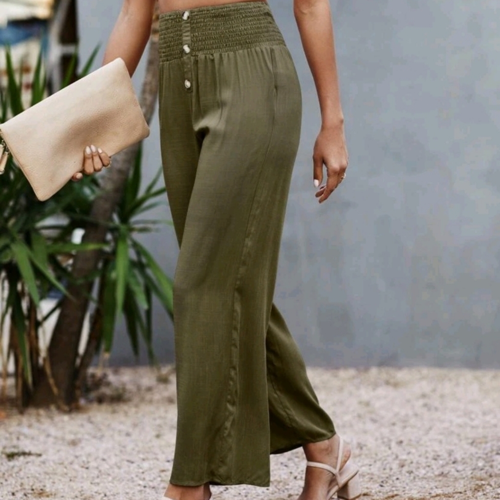 Women's army green linen crop pants
